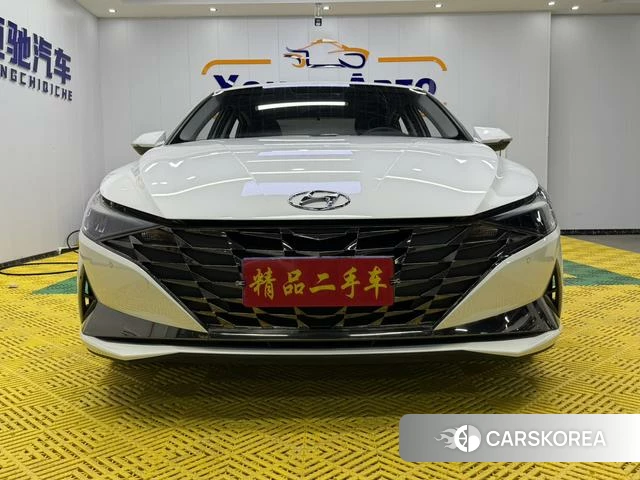 Hyundai Elantra 2023 Белый из Китая, фото 5