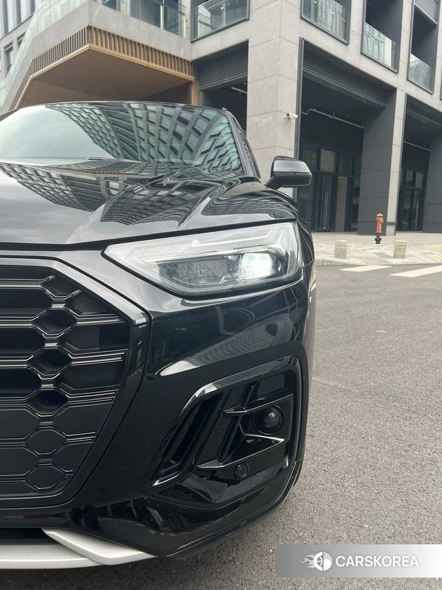 Audi Q5L 2021 Черный из Китая, фото 5