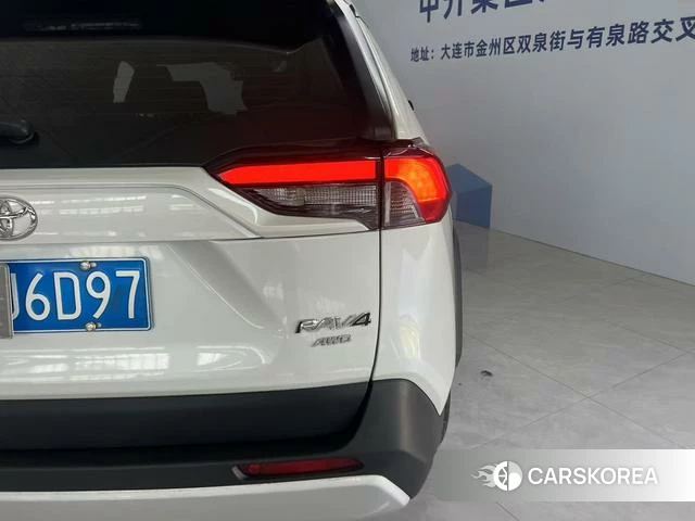 Toyota RAV4 Rongfang 2024 Белый из Китая, фото 5