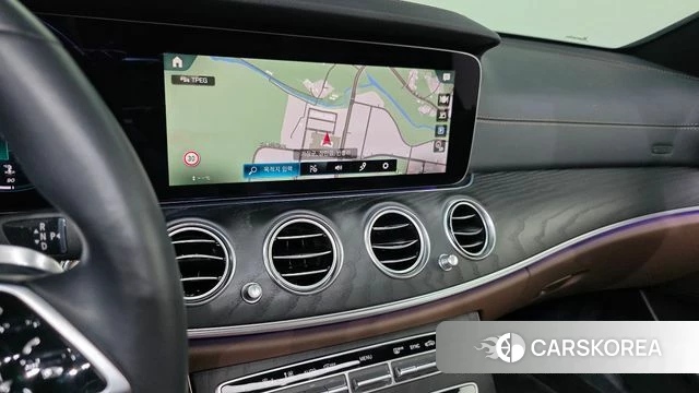 Mercedes-Benz E-Class W213 2023 Белый из Кореи, фото 5