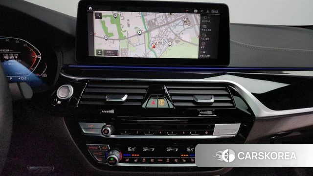 BMW 5 Series (G30) 2021 Белый из Кореи, фото 5