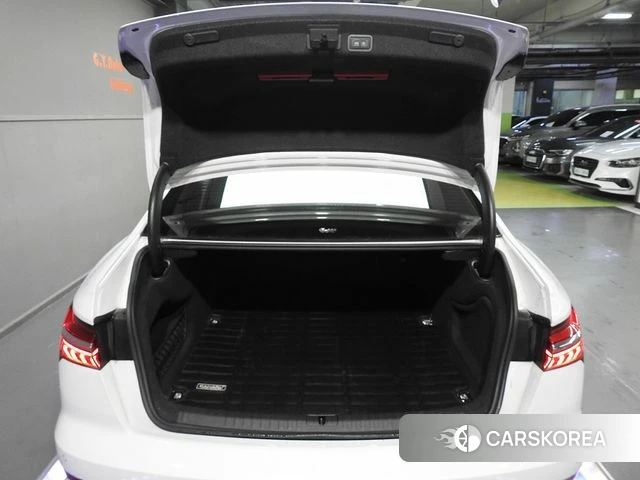 Audi A6 (C8) 2021 Белый из Кореи, фото 5