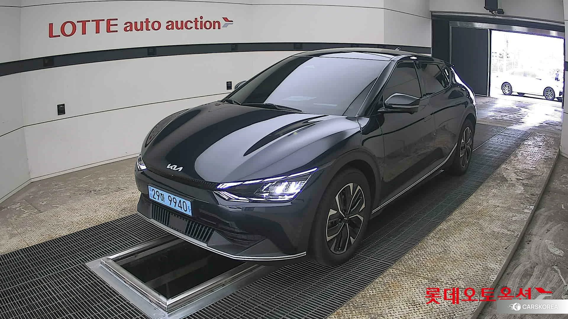 Kia EV6 2022 Gravity Blue из Кореи, фото 5