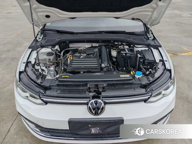 Volkswagen Golf 2022 Белый из Китая, фото 5
