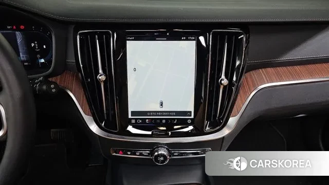 Volvo V60 Cross-Country 2nd Generation 2023 Черный из Кореи, фото 5