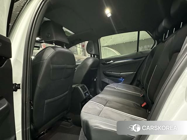 Volkswagen Golf 2022 Белый из Китая, фото 5