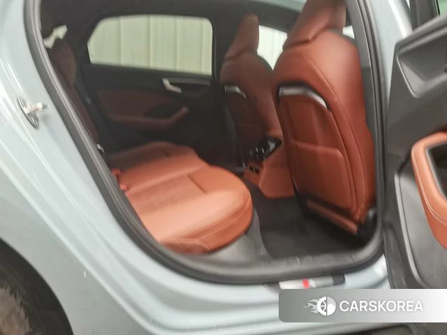 Audi A5L 2025 Серебристо-серый из Китая, фото 5