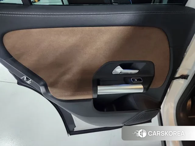 Mercedes-Benz GLA - Class H247 2025 Белый из Кореи, фото 5