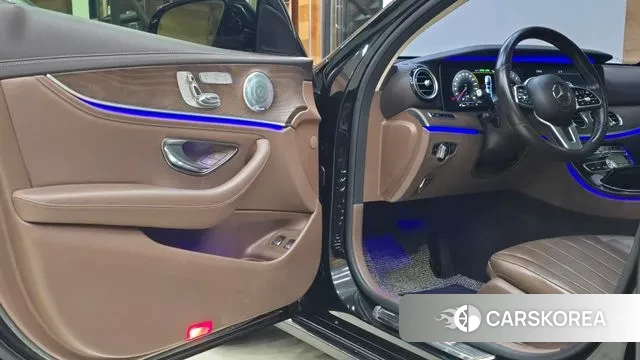 Mercedes-Benz E-Class W213 2019 Черный из Кореи, фото 5