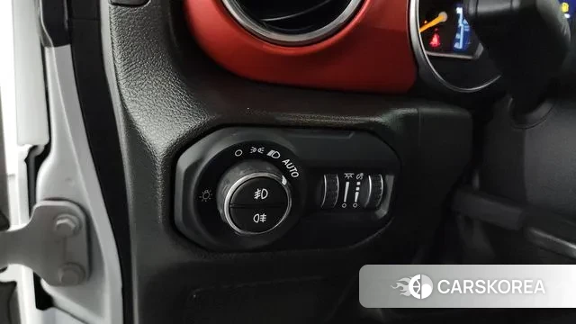 Jeep Wrangler (JL) 2023 Белый из Кореи, фото 5