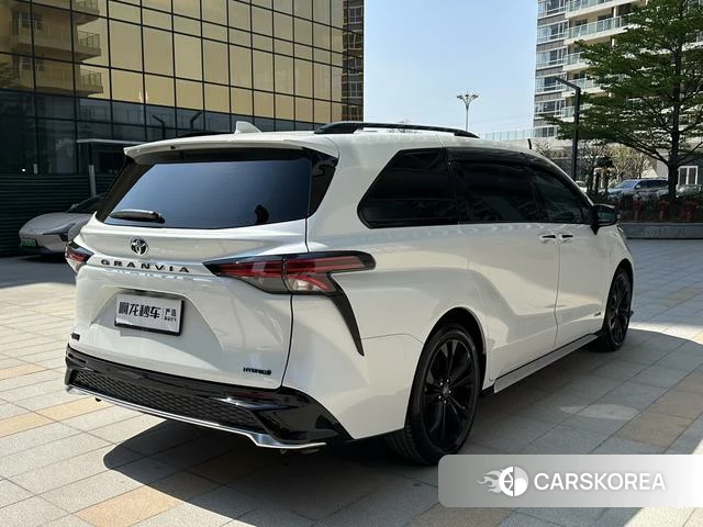 Toyota Grevia 2023 Белый из Китая, фото 5