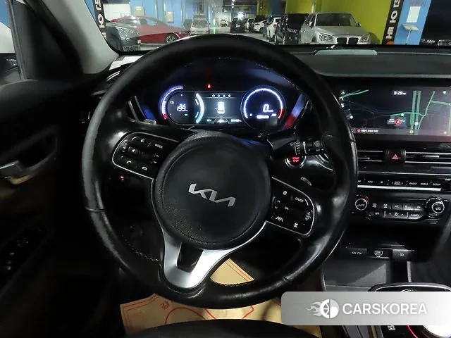 Kia Niro Plus 2022 Белый из Кореи, фото 5