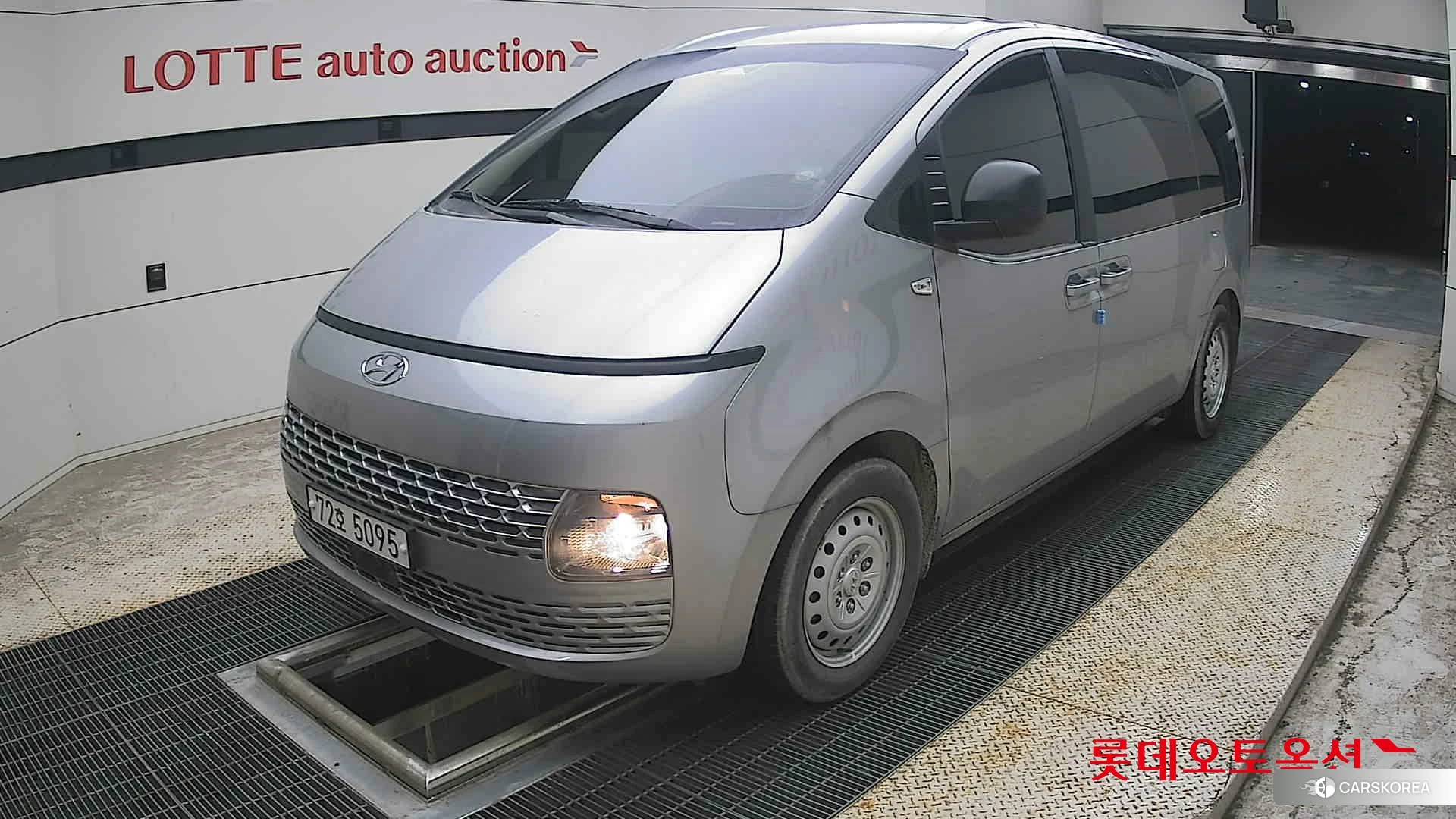 Hyundai Staria 2022 Shimmering Silver Metallic из Кореи, фото 5
