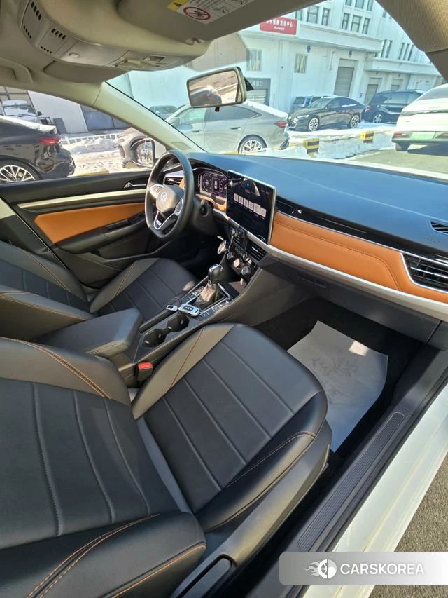 Volkswagen Bora 2023 Белый из Китая, фото 5