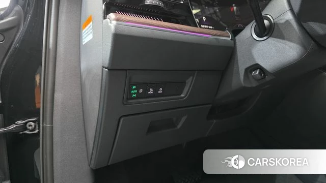 Volkswagen Touareg 3rd generation 2025 Черный из Кореи, фото 5