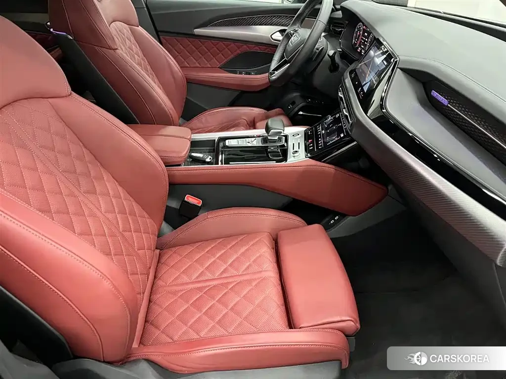 Audi Q6 2025 Черный из Китая, фото 5