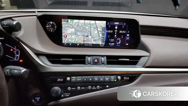 Lexus ES300h 7th generation 2018 Белый из Кореи, фото 5