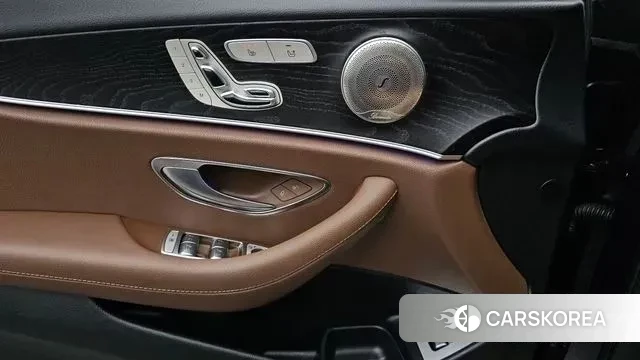 Mercedes-Benz E-Class W213 2018 Синий из Кореи, фото 5