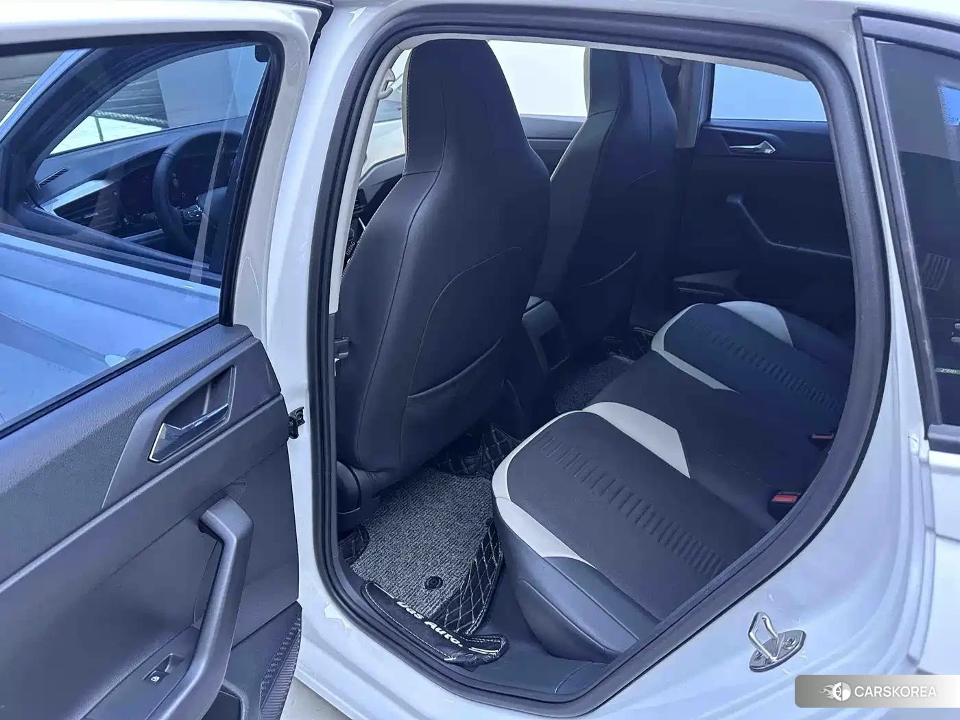 Volkswagen Polo 2024 Белый из Китая, фото 5