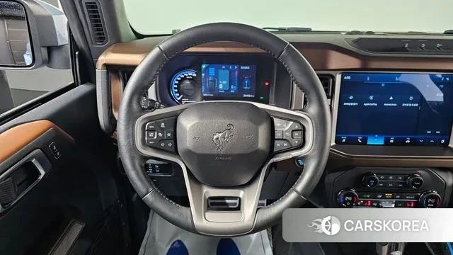 Ford Bronco 6th Generation 2023 Небесно-голубой из Кореи, фото 5