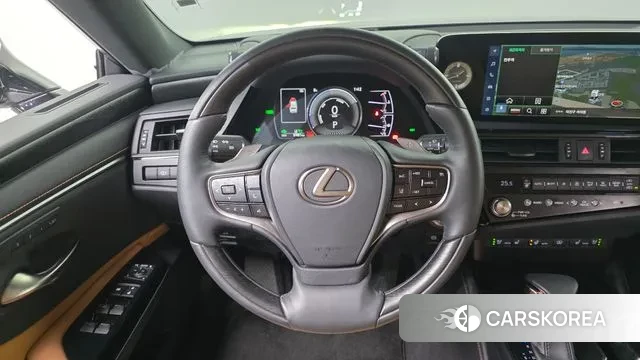 Lexus ES300h 7th generation 2023 Серебристо-серый из Кореи, фото 5