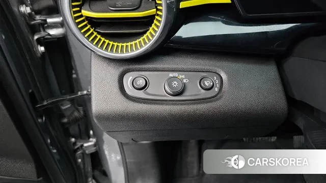 Chevrolet (GM Daewoo) Trax Crossover 2024 Серый из Кореи, фото 5