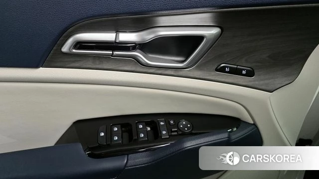 Kia Sportage 5th Generation Hybrid 2023 Белый из Кореи, фото 5