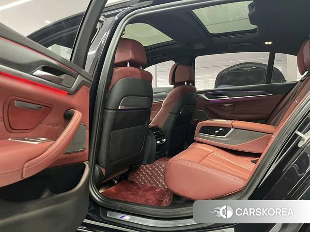 BMW 5 series 2024 Черный из Китая, фото 5