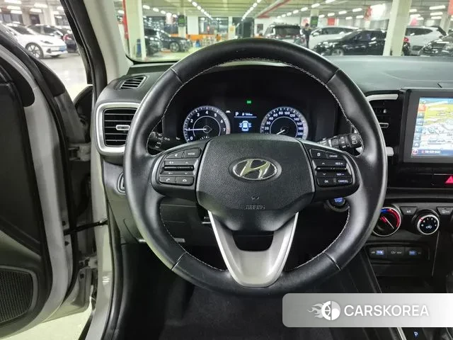 Hyundai Venue 2022 Серебристо-серый из Кореи, фото 5