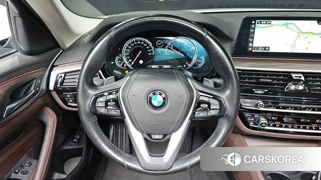 BMW 5 Series (G30) 2018 Белый из Кореи, фото 5