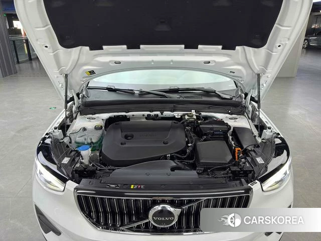 Volvo XC40 2024 Белый из Китая, фото 5
