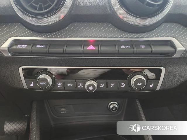 Audi Q2 2023 Белый из Кореи, фото 5