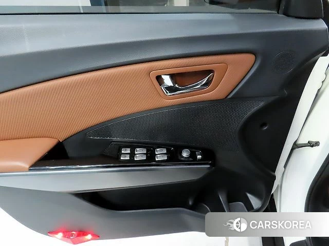 Ssangyong Tivoli Armor 2018 Белый из Кореи, фото 5
