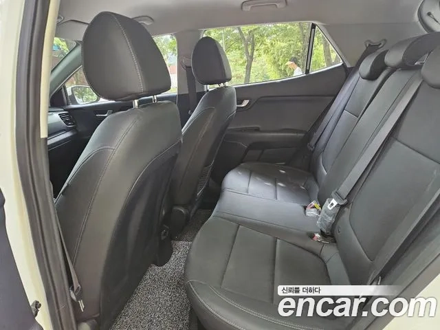 Kia Stonic 2020 Белый из Кореи, фото 5