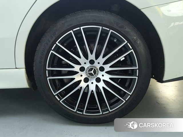 Mercedes-Benz Class C 2024 Белый из Китая, фото 5