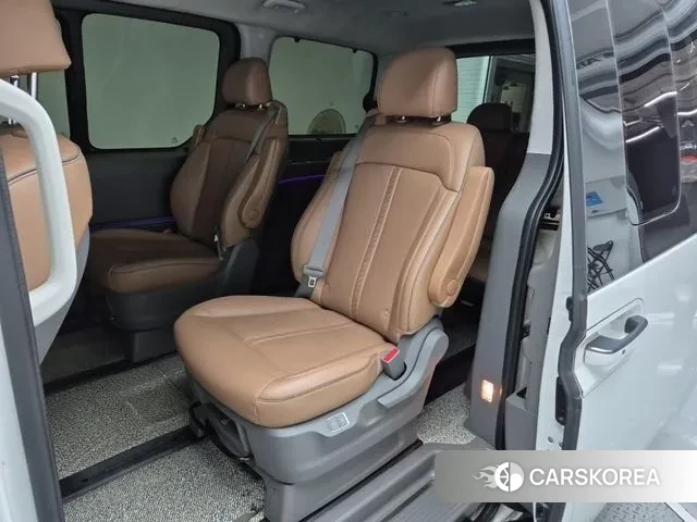 Hyundai Staria 2021 Белый из Кореи, фото 5