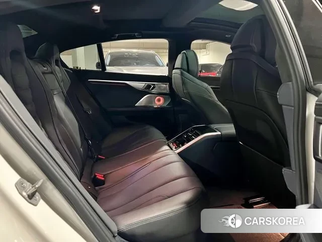 BMW 8 Series (G15) 2024 Белый из Кореи, фото 5