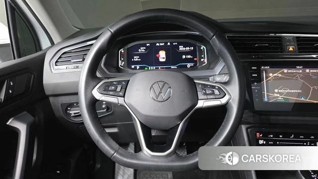 Volkswagen Tiguan second Generation 2023 Белый из Кореи, фото 5