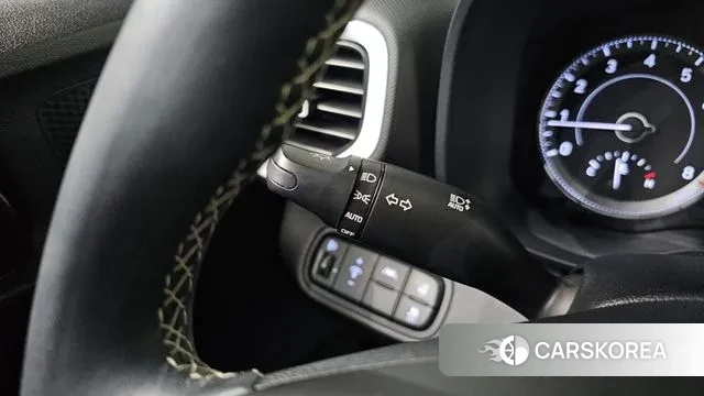 Hyundai Venue 2022 Белый из Кореи, фото 5