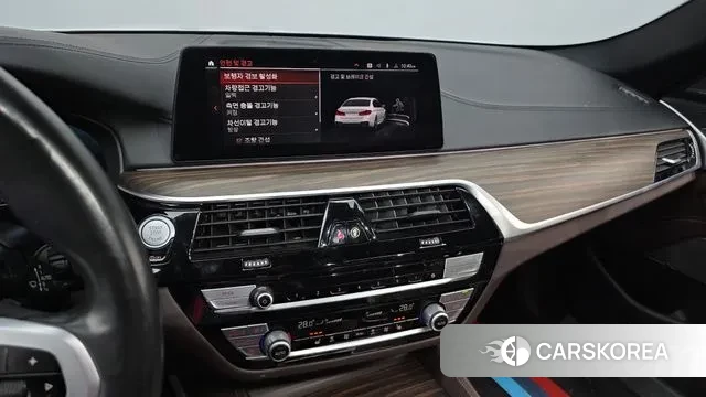 BMW 5 Series (G30) 2020 Белый из Кореи, фото 5