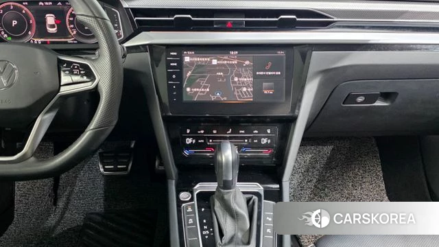 Volkswagen Arteon 2022 Серебристо-серый из Кореи, фото 5