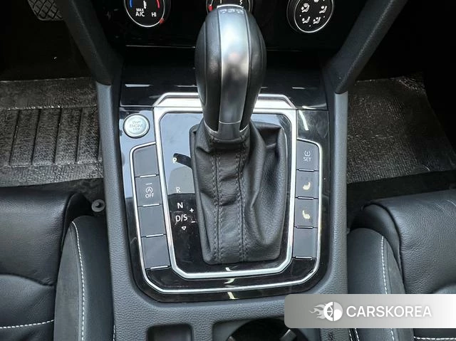 Volkswagen Magotan 2022 Черный из Китая, фото 5