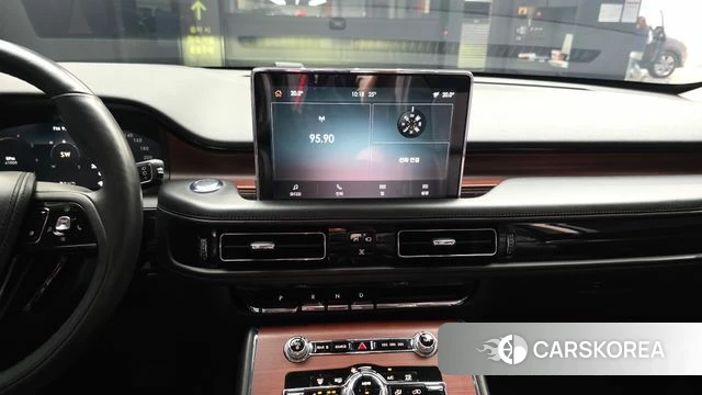 Lincoln Aviator 2nd generation 2021 Красный из Кореи, фото 5
