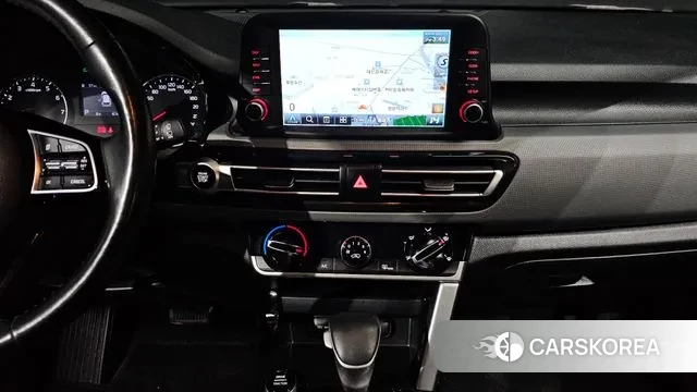 Kia Seltos 2022 Белый из Кореи, фото 5