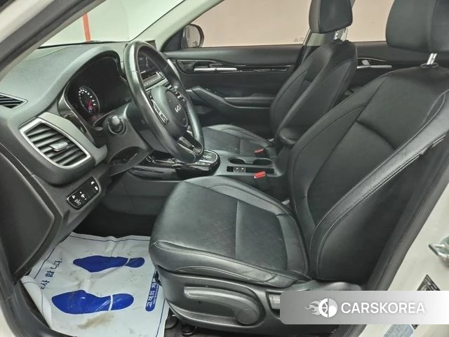 Kia Seltos 2022 Белый из Кореи, фото 5