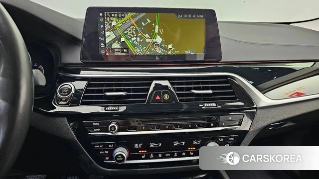 BMW 5 Series (G30) 2018 Серый из Кореи, фото 5