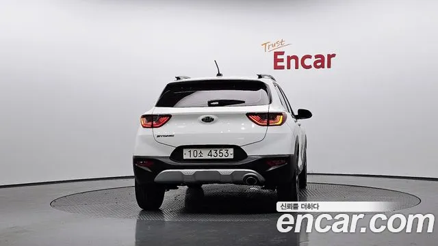 Kia Stonic 2018 Белый из Кореи, фото 5