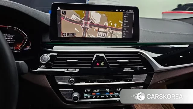 BMW 5 Series (G30) 2023 Белый из Кореи, фото 5