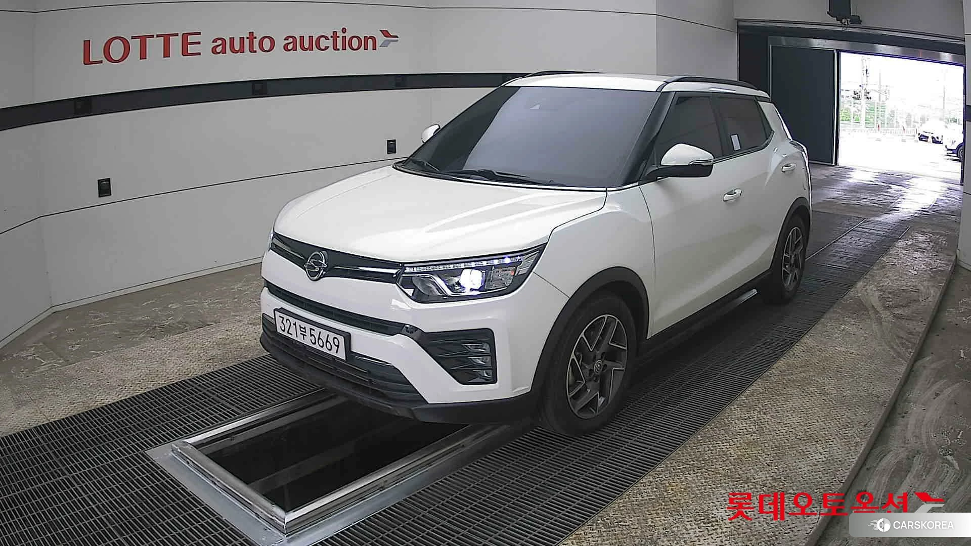 SsangYong Tivoli 2022 Grand White из Кореи, фото 5