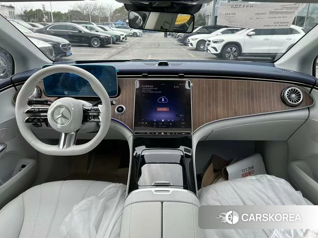 Mercedes-Benz EQE 2025 Серебристо-серый из Китая, фото 5